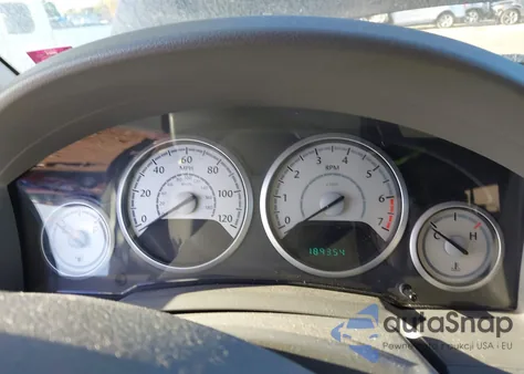 2010 Chrysler Town & Country New Lx from USA, damaged, VIN 2A4RR2D19AR456396